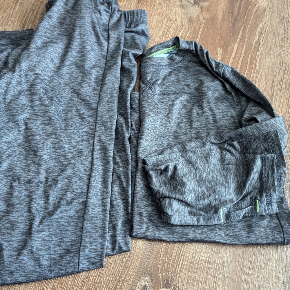 Cuddl duds boys size large set never used